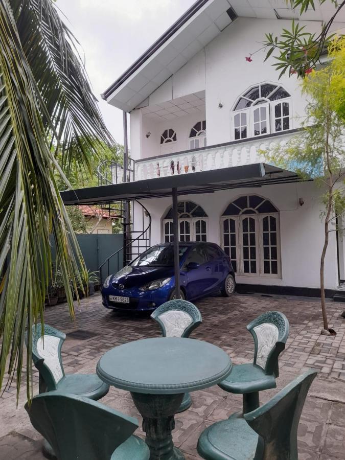 Hellen Homestay Negombo Exterior foto